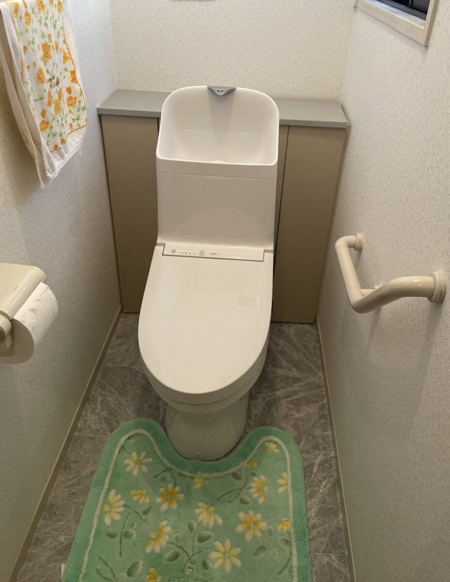 【戸建てトイレリフォーム】半日で完了｜TOTO ZJ＋床張替えで快適空間に After
